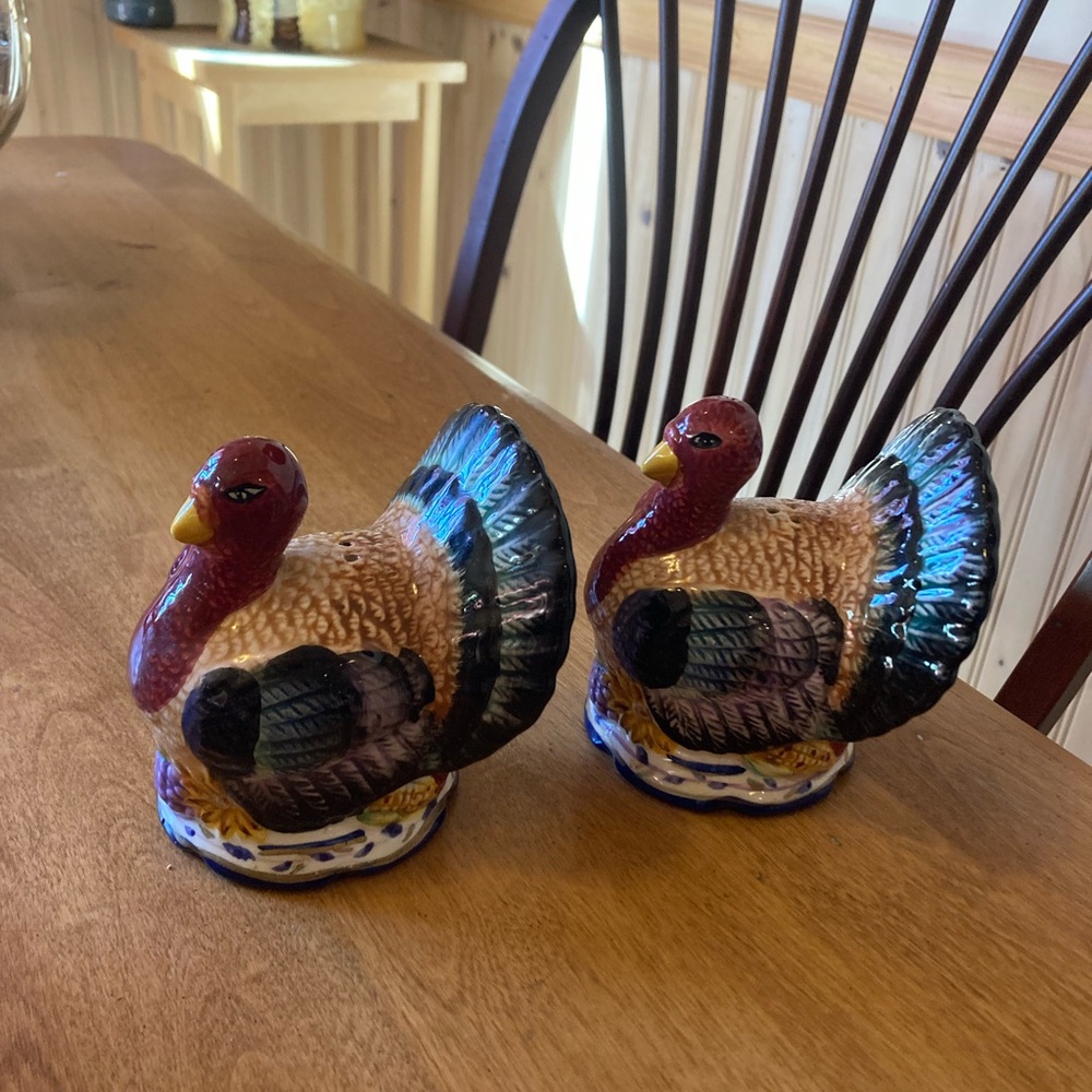 Bella Casa by Ganz turkey salt and pepper shakers